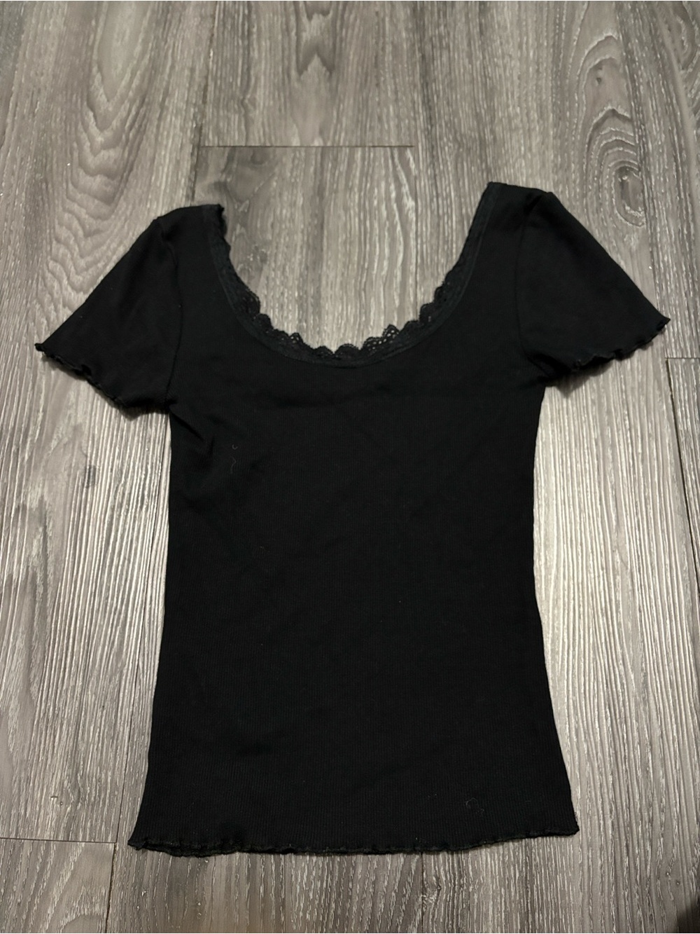 GUESS Square Neck Black Lace Trim Short Sleeve Top - Picture 2 of 4